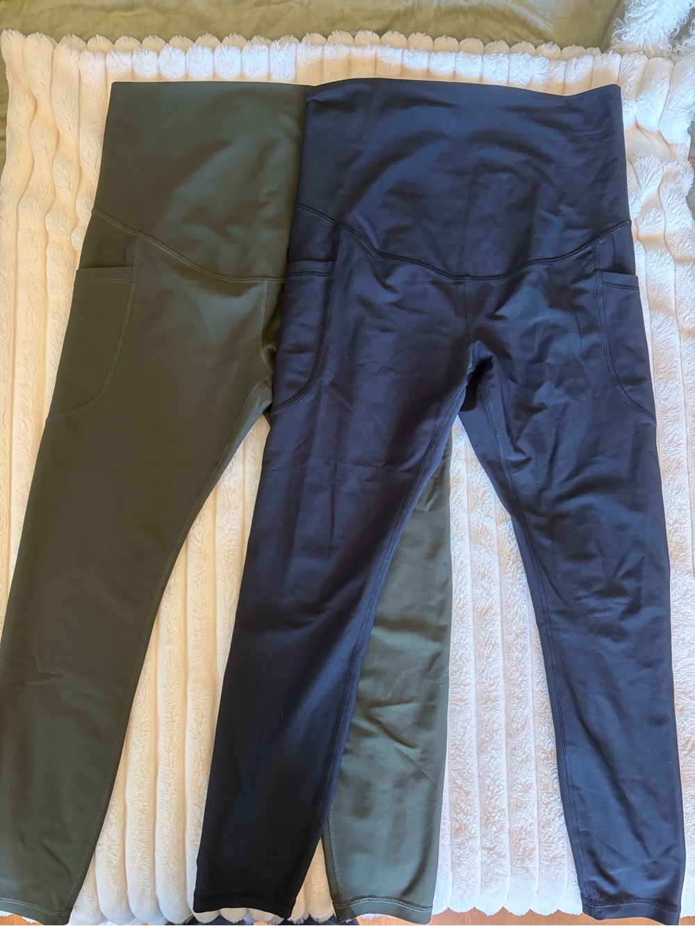 Old Navy Maternity Leggings in Olive and Black with Side Pockets